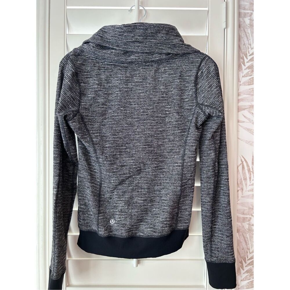 Lululemon Be Present Jacket Size 6 - Picture 6 of 7